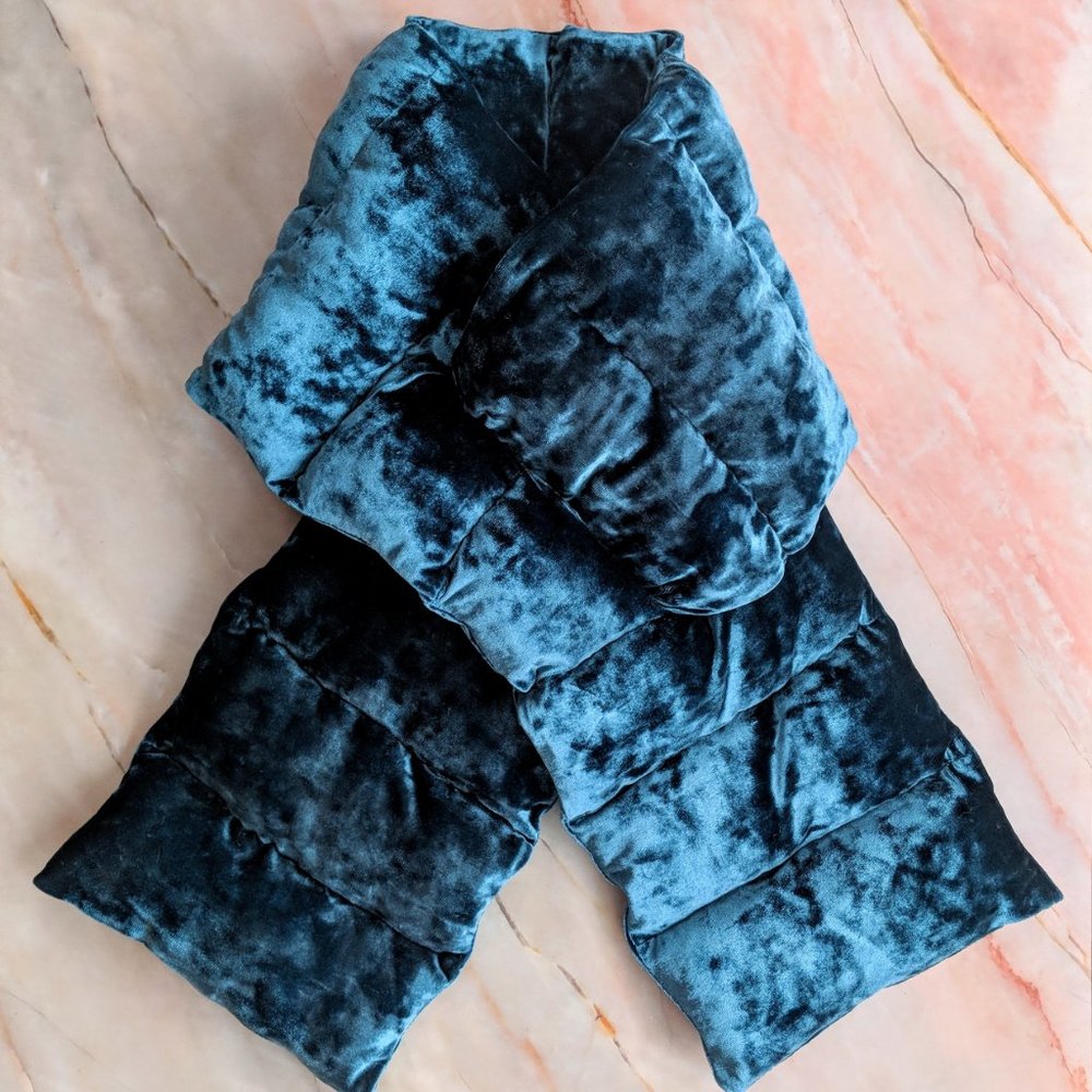 Luxe Teal Velvet Plush Pull-Through Puffer Scarf - Picture 2 of 5